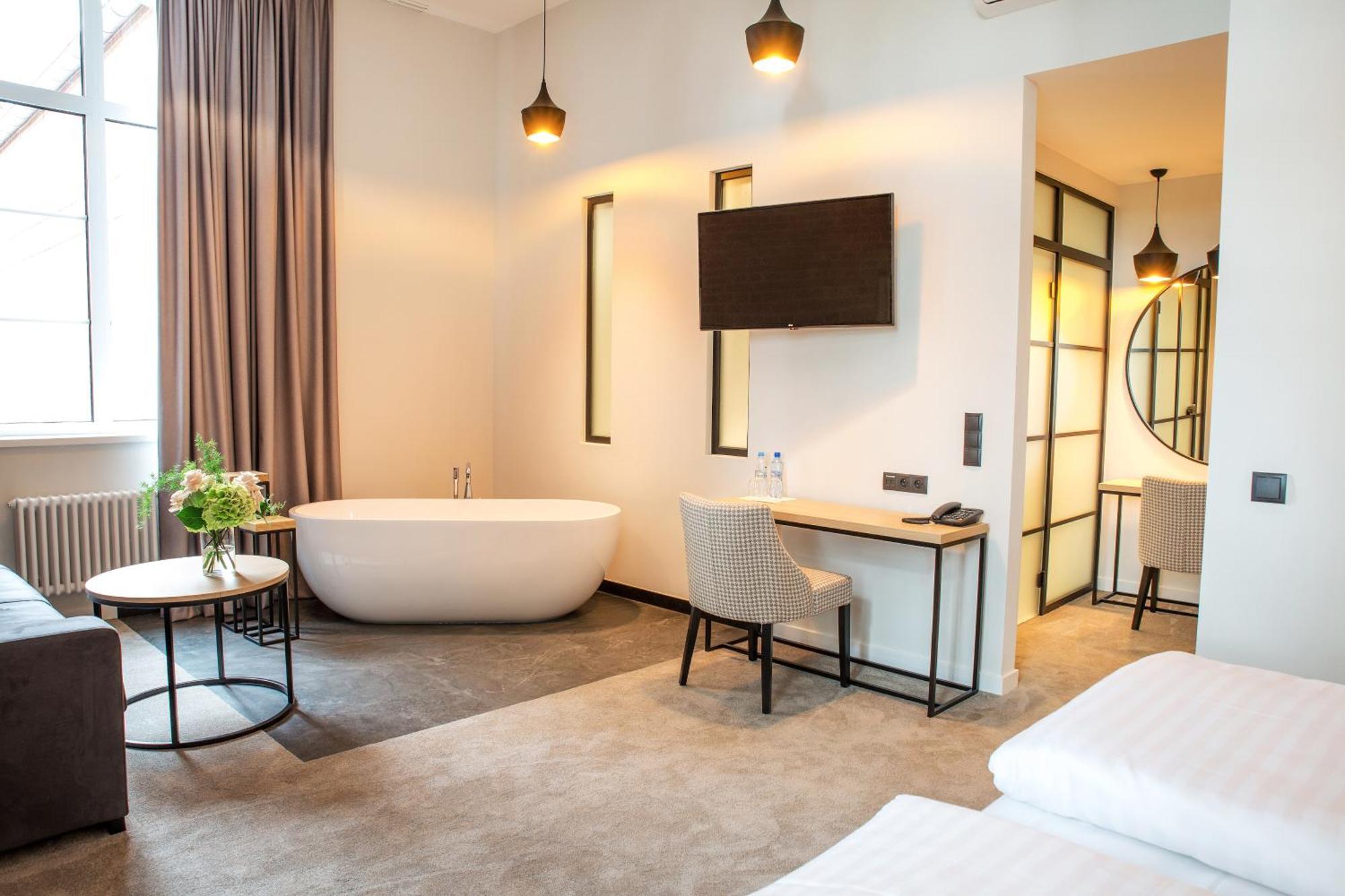 Hotel Hugo Business & Spa Кендзєжин-Кожлє Екстер'єр фото