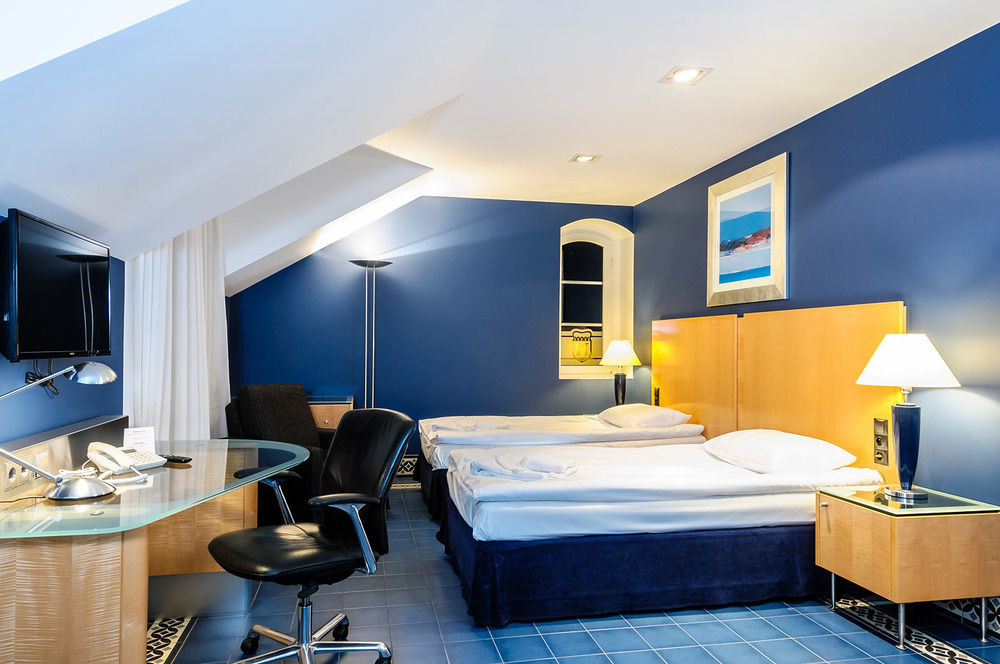 Hotel Hugo Business & Spa Кендзєжин-Кожлє Екстер'єр фото