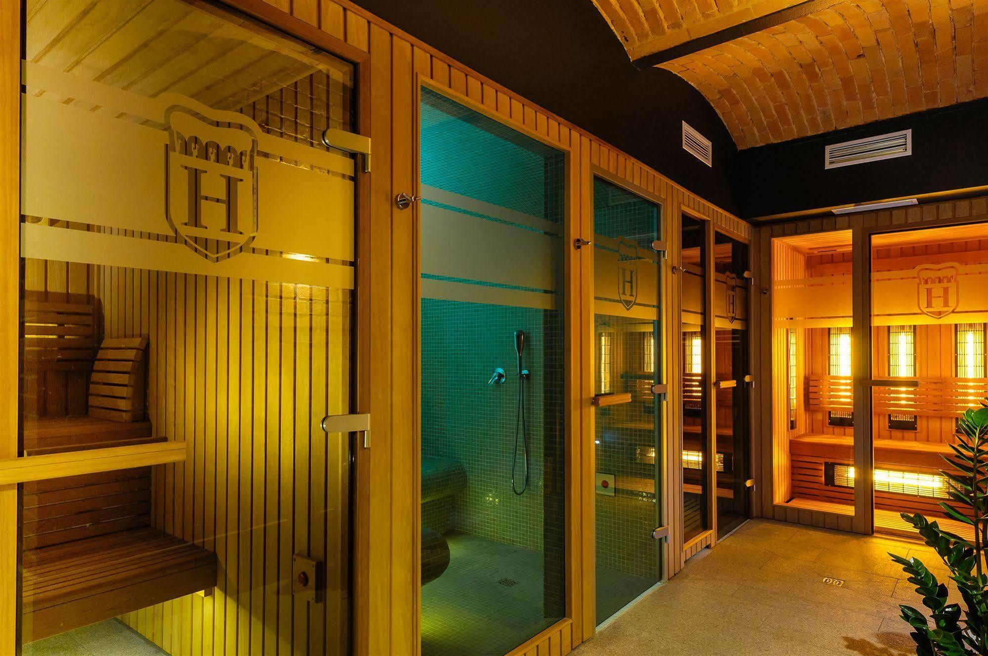 Hotel Hugo Business & Spa Кендзєжин-Кожлє Екстер'єр фото